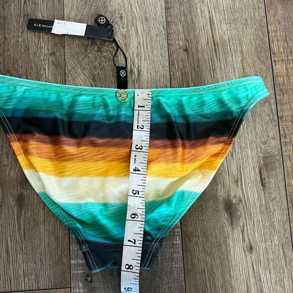 ViX Delta Detail Hipster Cut
Stripped Bikini Bottom Multi Color
Swimwear Size S - Picture 3 of 8